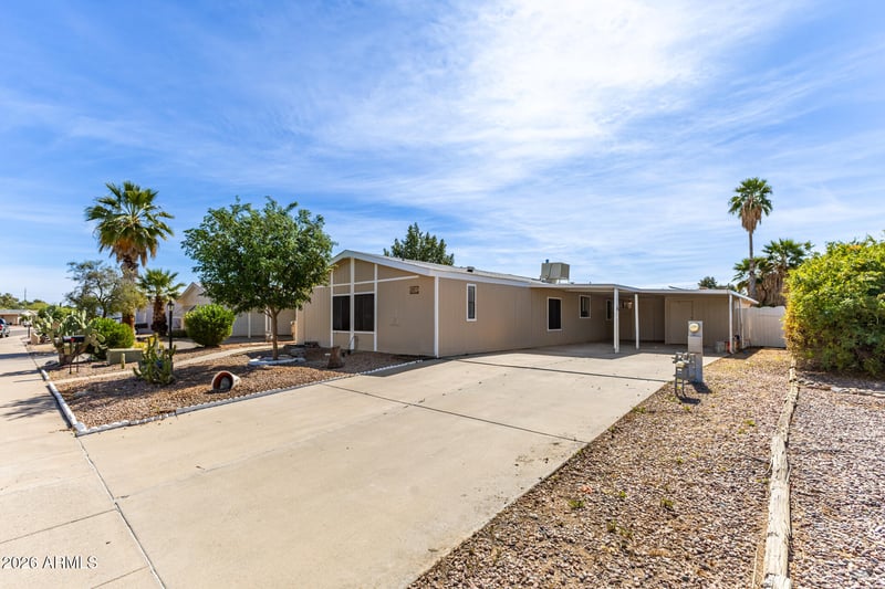 2921 E Oraibi Dr, Phoenix, AZ 85050