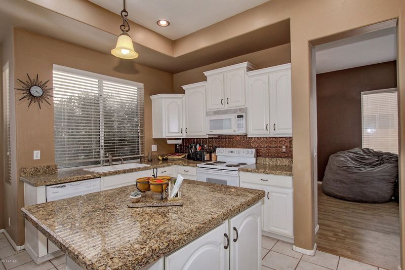 2921 N 111th Dr, Avondale, AZ 85392