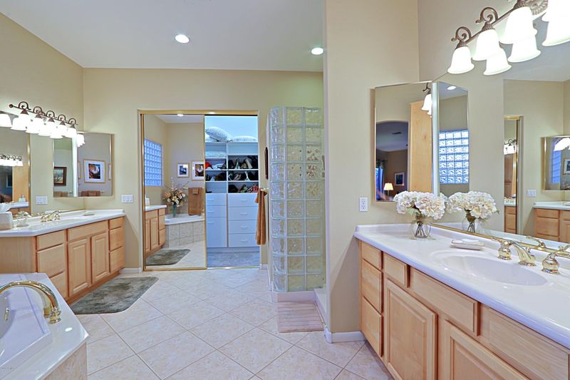29217 N 64th St, Cave Creek, AZ 85331