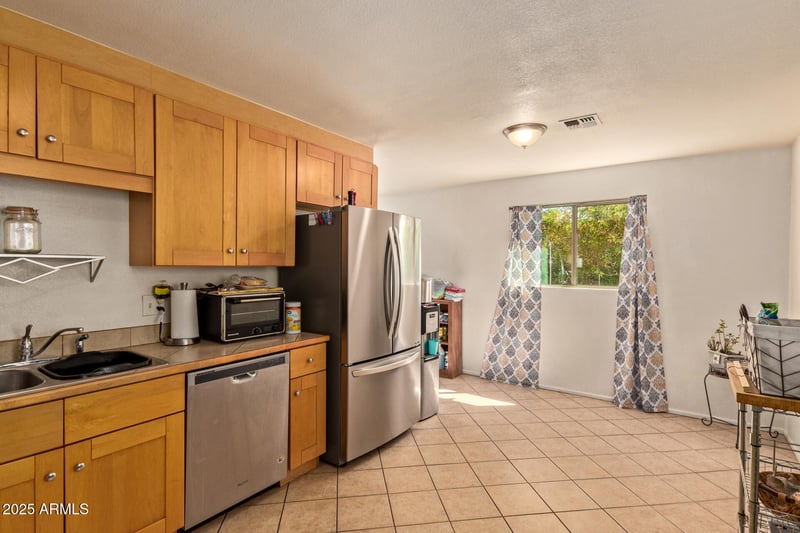 2922 Diana Ave, Phoenix, AZ 85051