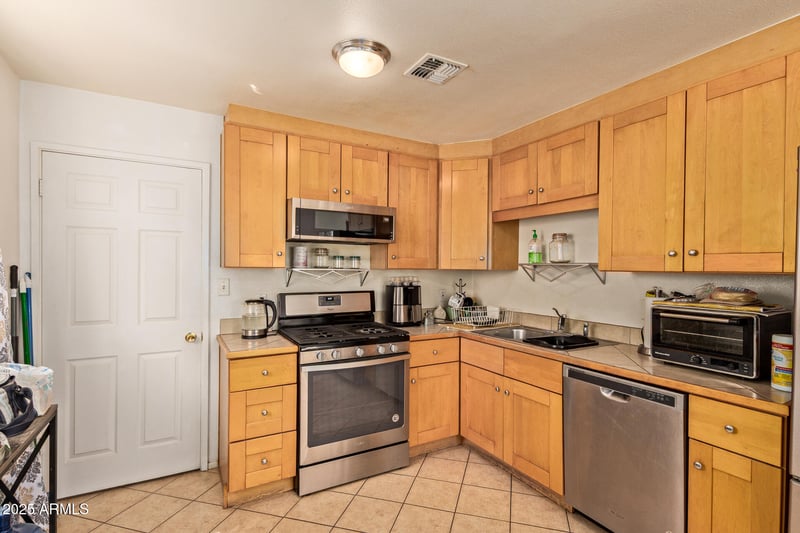 2922 Diana Ave, Phoenix, AZ 85051
