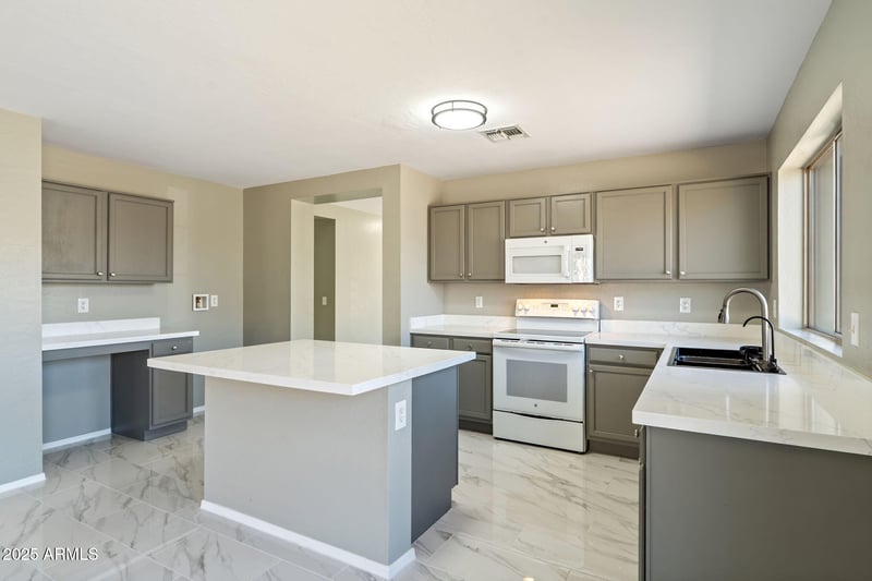 2922 Dunbar Dr, Phoenix, AZ 85041