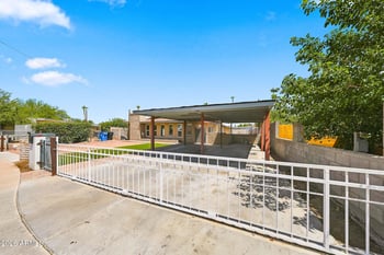 2922 E Kings Ave, Phoenix, AZ 85032