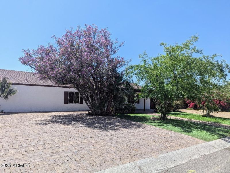 2923 E Wahalla Ln, Phoenix, AZ 85050