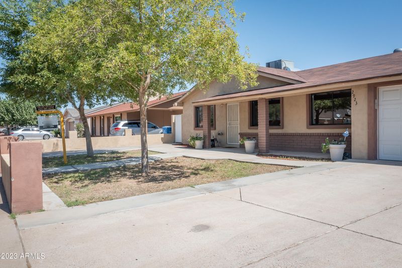 2923 N 89th Ave, Phoenix, AZ 85037
