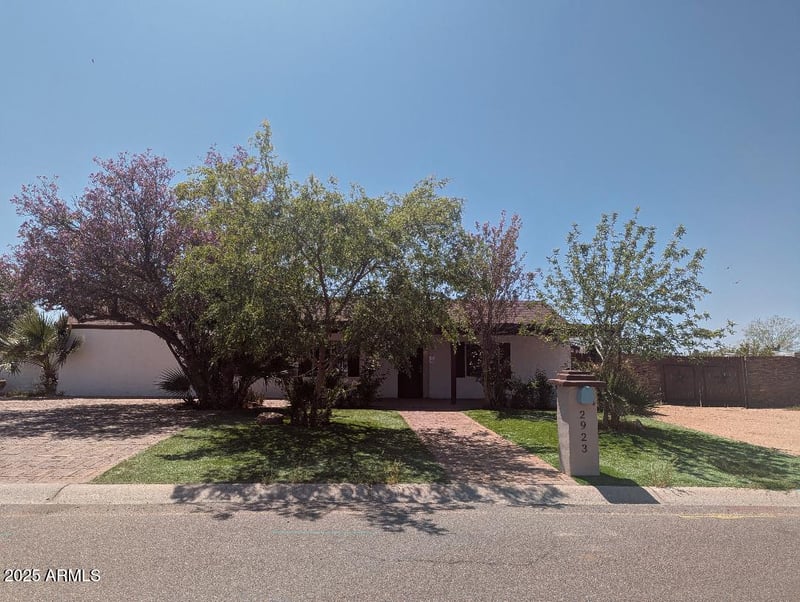 2923 Wahalla Ln, Phoenix, AZ 85050