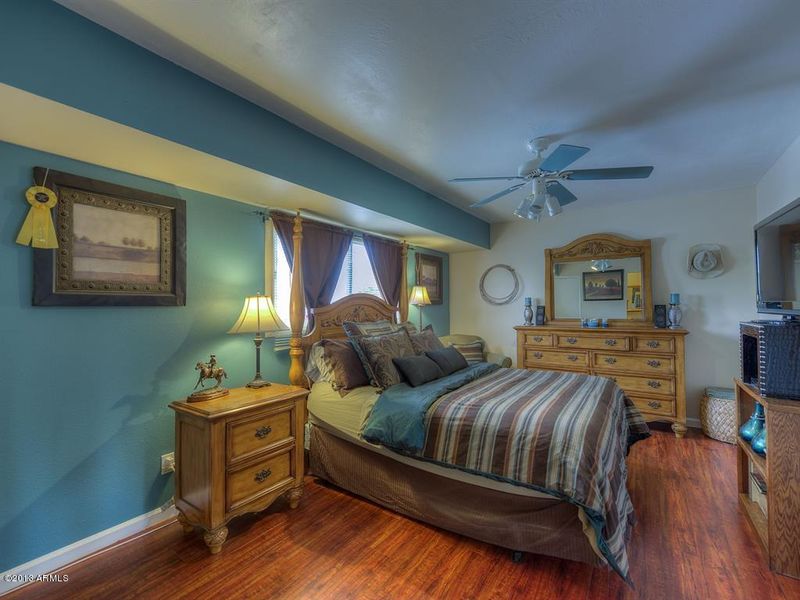 2924 E Clarendon Ave, Phoenix, AZ 85016