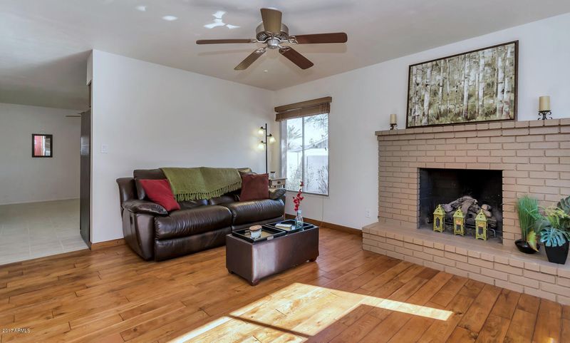 2924 E Pershing Ave, Phoenix, AZ 85032