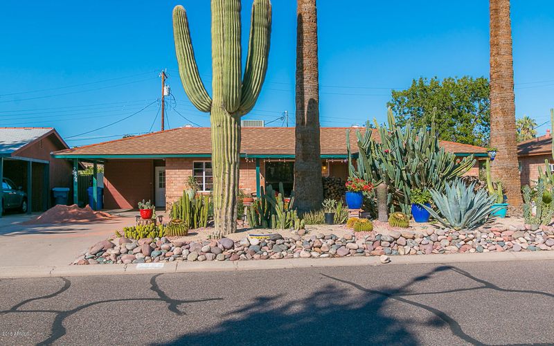 2924 E Pinchot Ave, Phoenix, AZ 85016