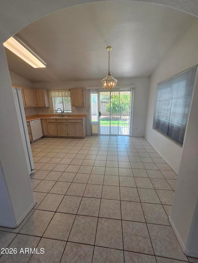 2925 Blackhawk Dr, Phoenix, AZ 85050