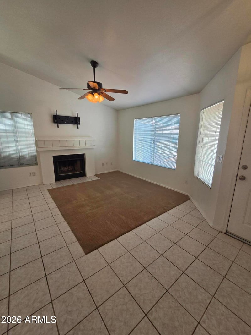 2925 Blackhawk Dr, Phoenix, AZ 85050