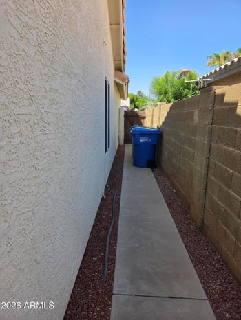 2925 Blackhawk Dr, Phoenix, AZ 85050