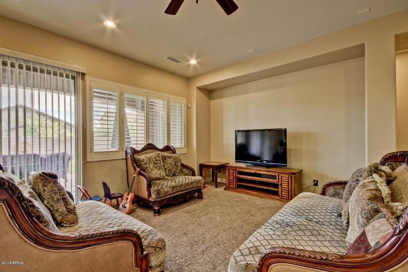 2925 E Blue Sage Rd, Gilbert, AZ 85297