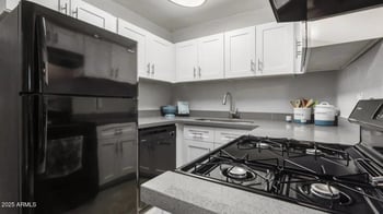 2925 Greenfield Rd #506, Phoenix, AZ 85016