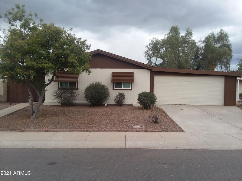 2926 E Oraibi Dr, Phoenix, AZ 85050