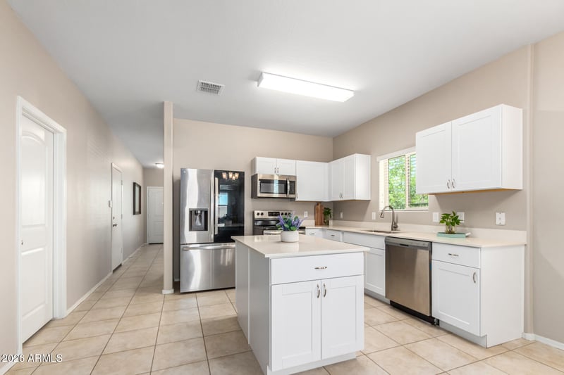 2926 W Kowalsky Ln, Phoenix, AZ 85041