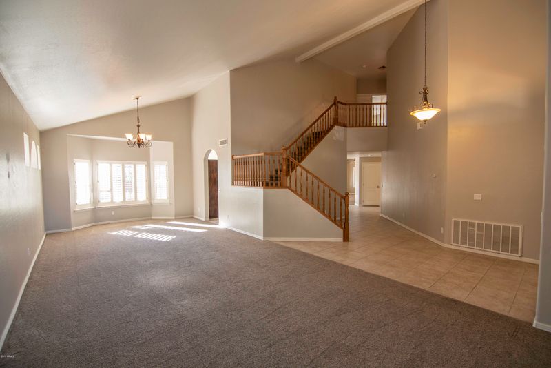 2927 E Fox St, Mesa, AZ 85213