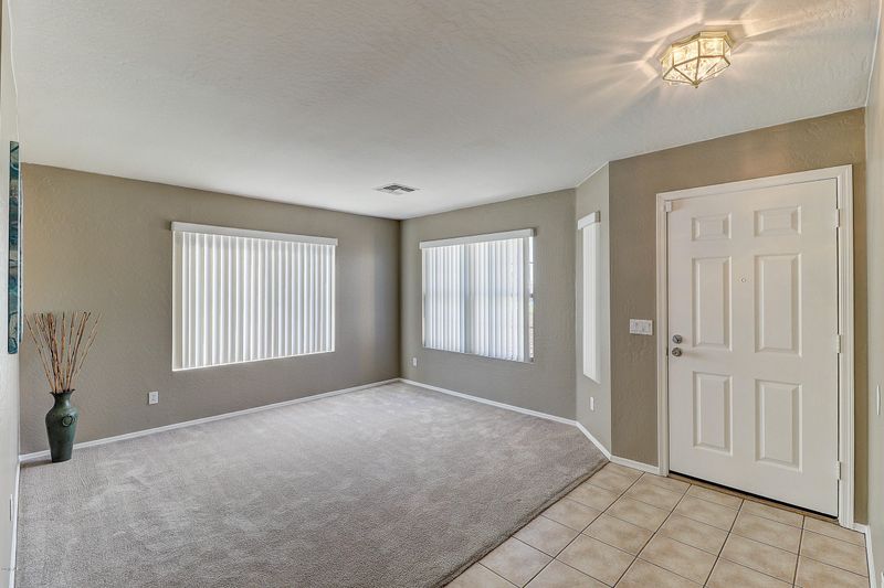 2927 W Glass Ln, Phoenix, AZ 85041
