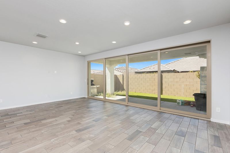 2928 E Hidalgo Ave, Phoenix, AZ 85040