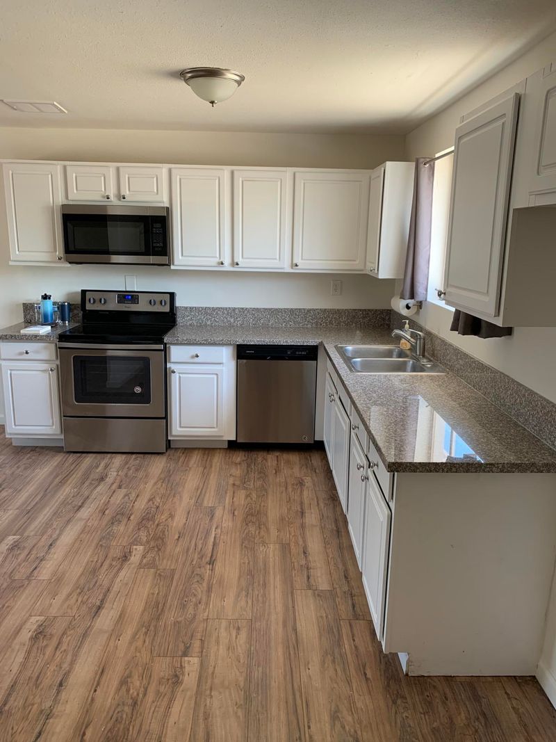 2928 N 40th Dr, Phoenix, AZ 85019