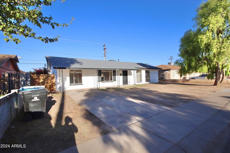 2928 N 44th Ln, Phoenix, AZ 85031