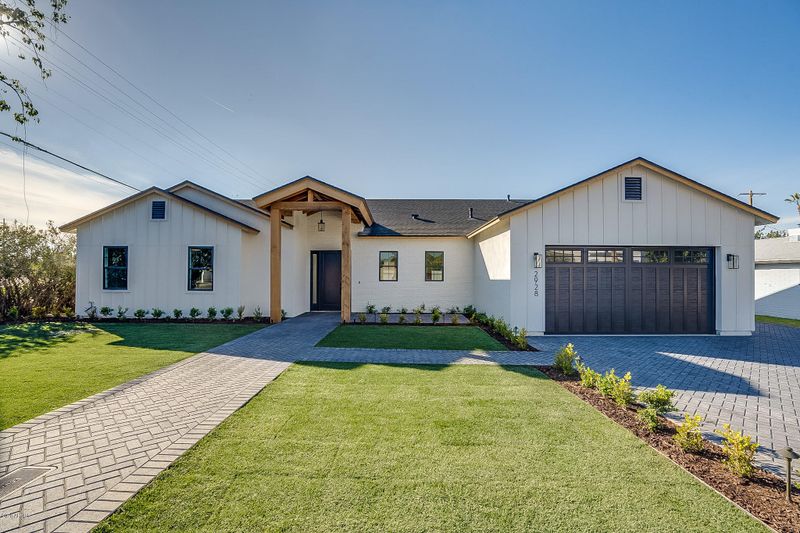 2928 N 56th St, Phoenix, AZ 85018
