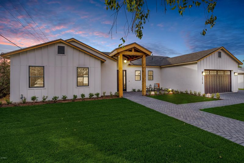 2928 N 56th St, Phoenix, AZ 85018