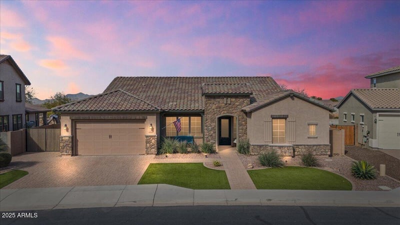 2928 Palm St, Mesa, AZ 85213