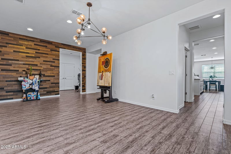 2929 Amber Sun Dr, Phoenix, AZ 85085