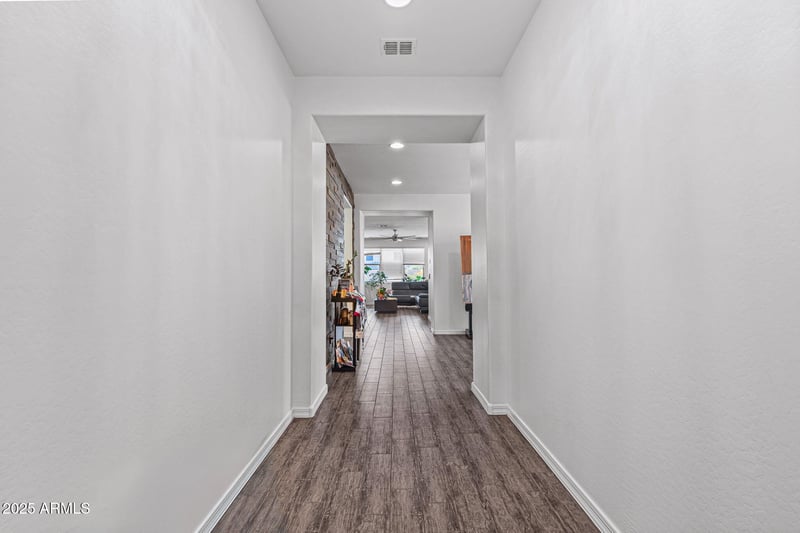 2929 Amber Sun Dr, Phoenix, AZ 85085