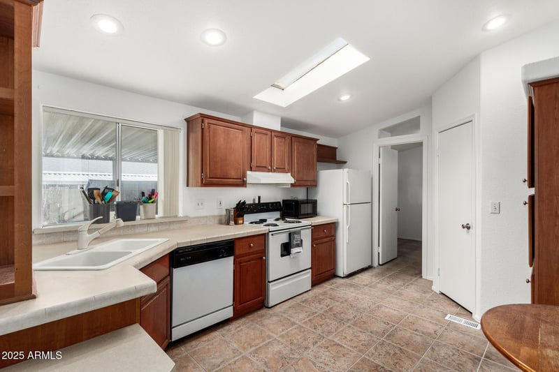 2929 Sequoia Dr, Phoenix, AZ 85050