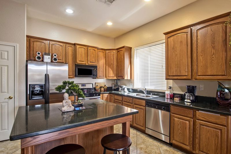 2929 W Windsong Dr, Phoenix, AZ 85045