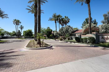 2929 Yorkshire Dr #1128, Phoenix, AZ 85027