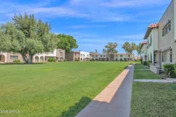 2930 E Clarendon Ave, Phoenix, AZ 85016