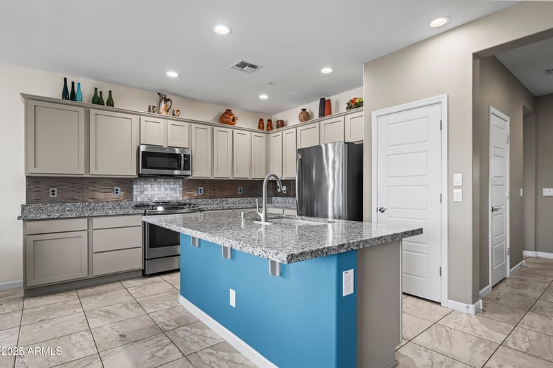 29308 132nd Ln, Peoria, AZ 85383