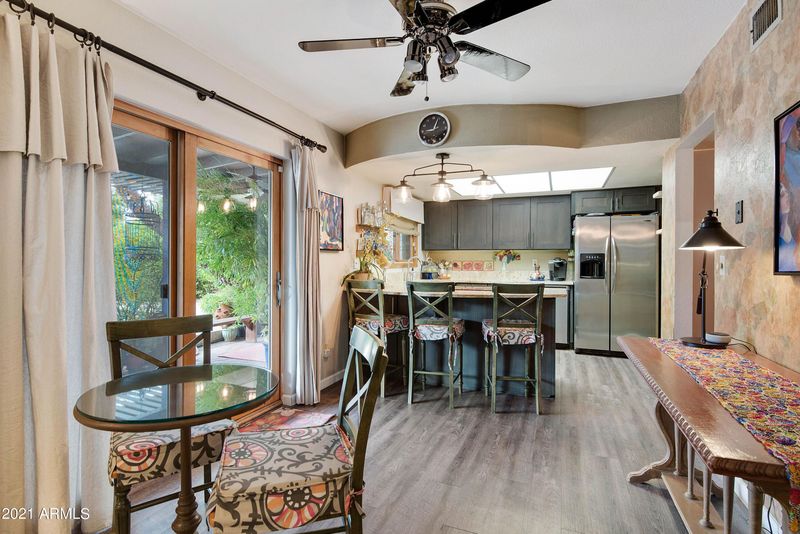 2931 E Poinsettia Dr, Phoenix, AZ 85028