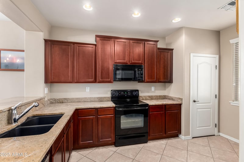 29314 68th Ave, Peoria, AZ 85383