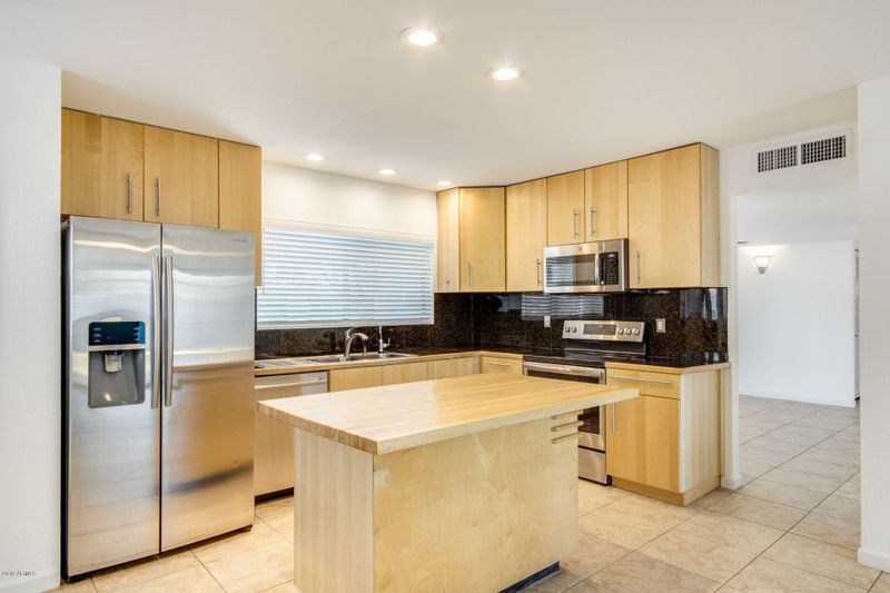 2932 E Windrose Dr, Phoenix, AZ 85032