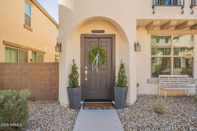2933 Augustine --, Mesa, AZ 85207
