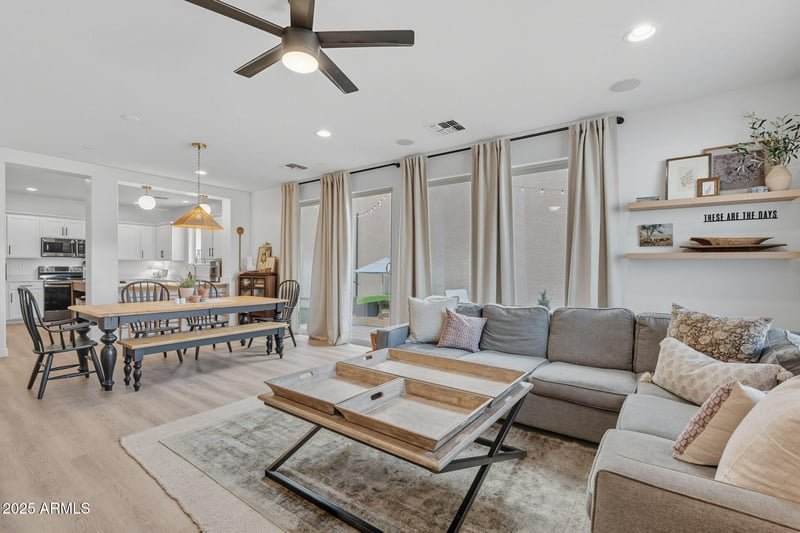 2933 Augustine --, Mesa, AZ 85207