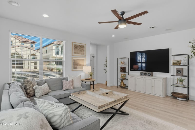2933 Augustine --, Mesa, AZ 85207