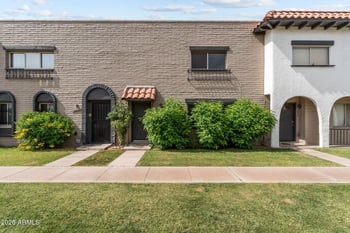 2933 E Fairmount Ave, Phoenix, AZ 85016