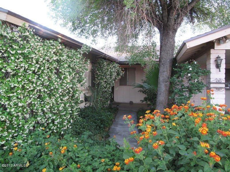 2933 E Shangri La Rd, Phoenix, AZ 85028