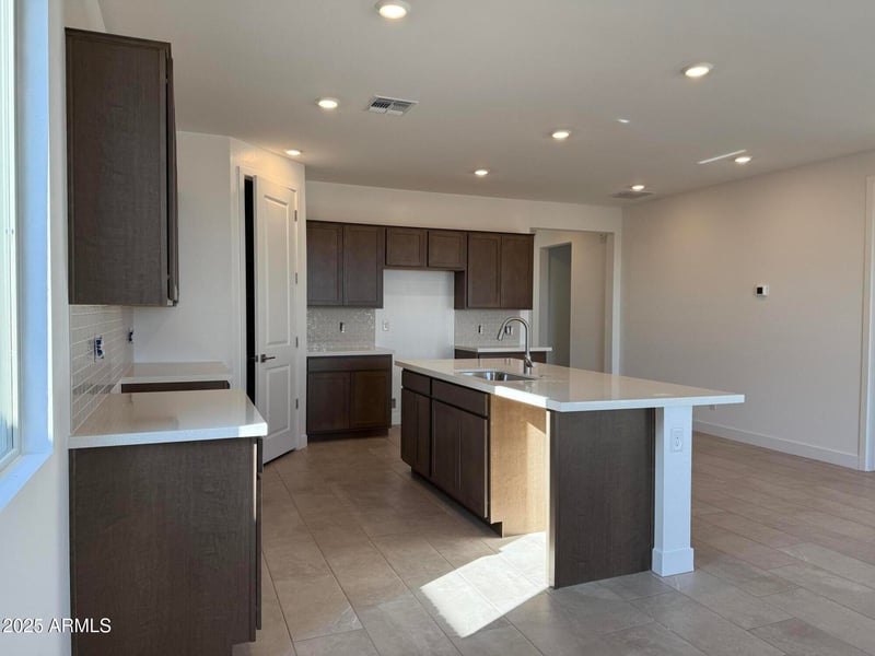 2933 Mecklenburg Way, San Tan Valley, AZ 85143