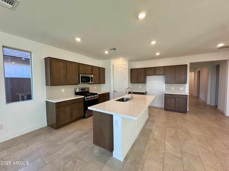 2933 Mecklenburg Way, San Tan Valley, AZ 85143