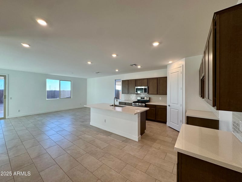 2933 Mecklenburg Way, San Tan Valley, AZ 85143