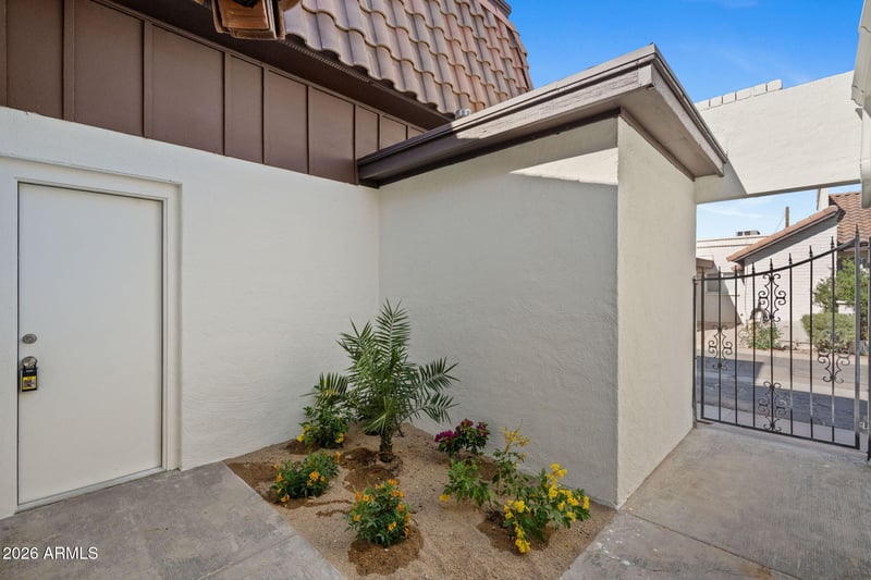 2933 N Casa Tomas Ct, Phoenix, AZ 85016