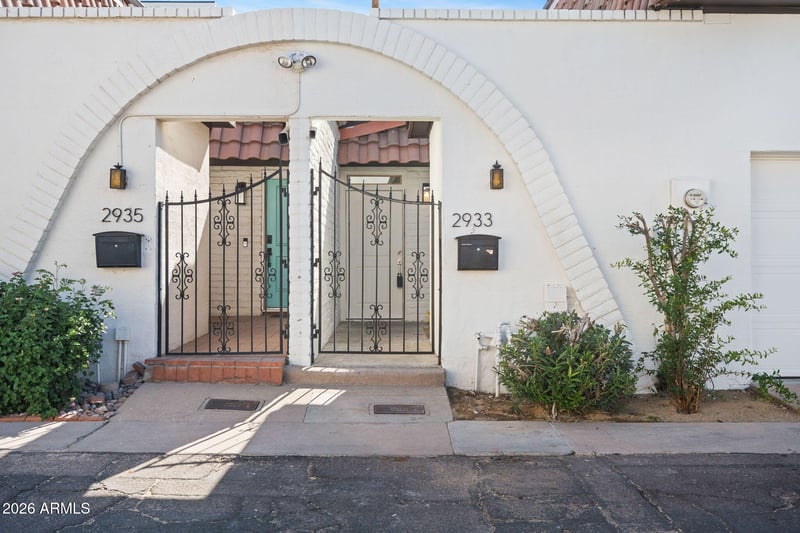 2933 N Casa Tomas Ct, Phoenix, AZ 85016