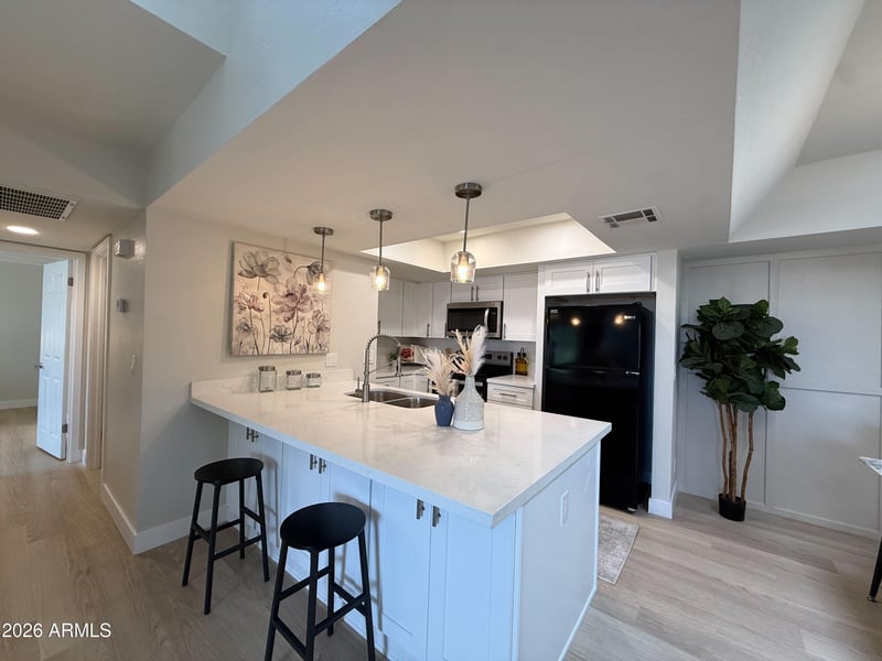 2935 68th St #220, Scottsdale, AZ 85251