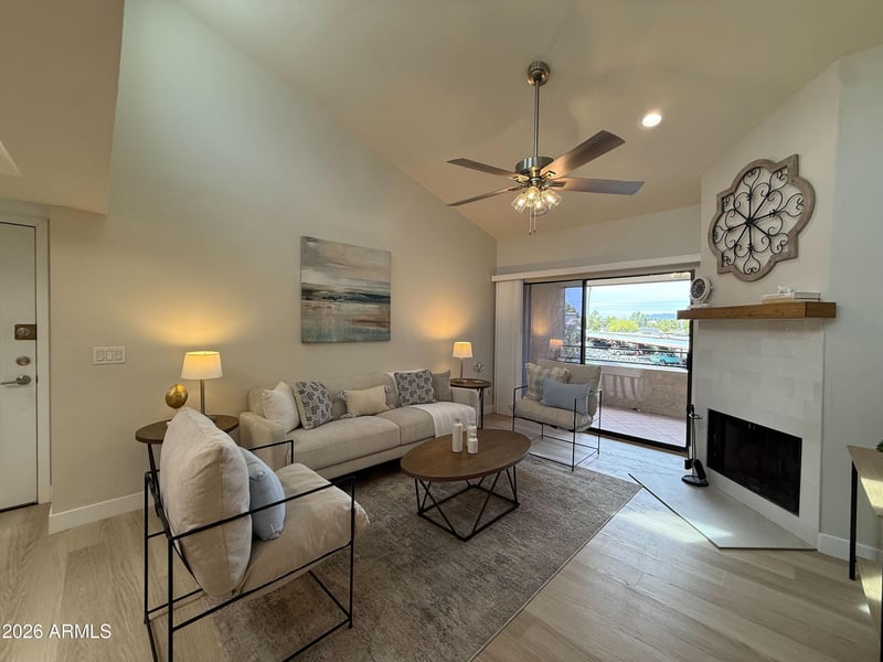 2935 68th St #220, Scottsdale, AZ 85251